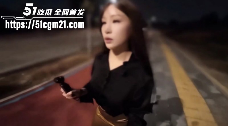 海角大神 御姐小姨李老丝 奖励粉丝野战 马路边随地大小操 足交调教牵鸡巴逛