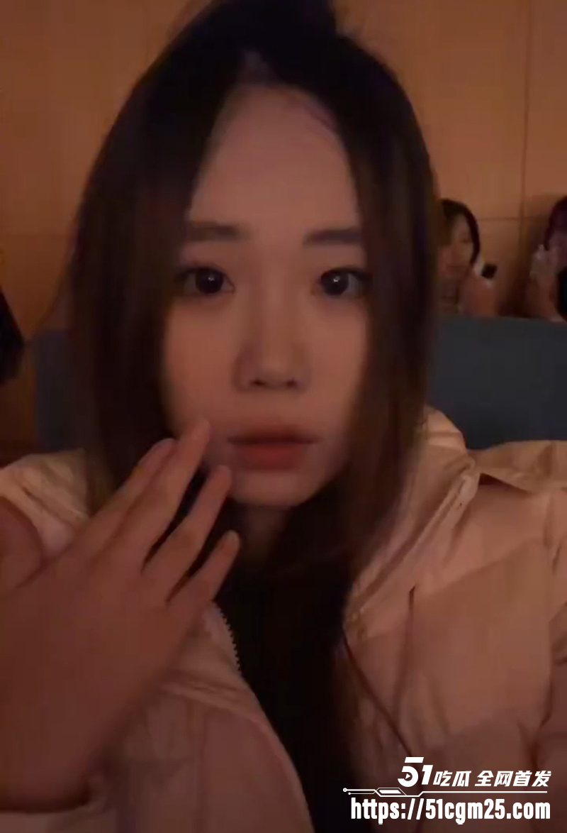 江西清纯小网红被约炮大神酒店狠干 玩足交狠夹肉棒 被后入爆操臀浪翻飞