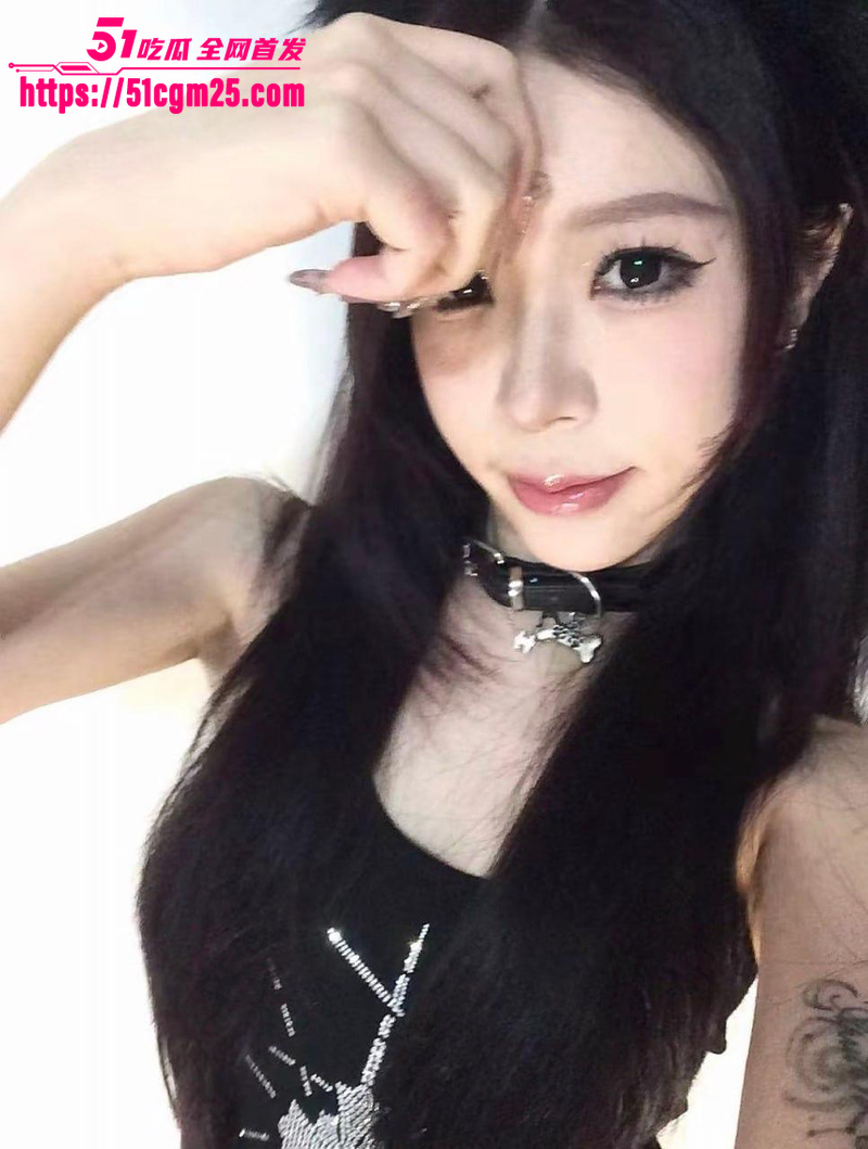 长沙母狗 范安琦 性爱自拍被曝光 制服少女口爆吞精 黑丝肥臀任由打桩