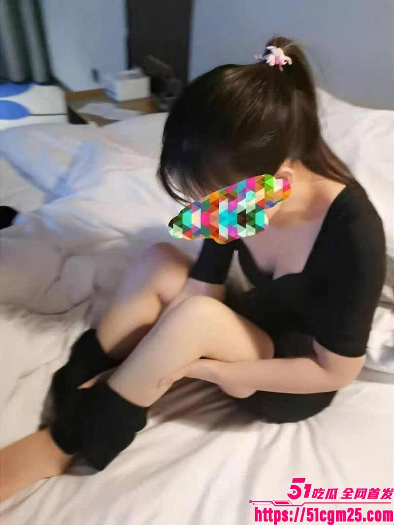 海角乱伦精选佳作 与美艳表姐的第四次狂野激情 黑丝诱惑下高潮迭起内射流精体验