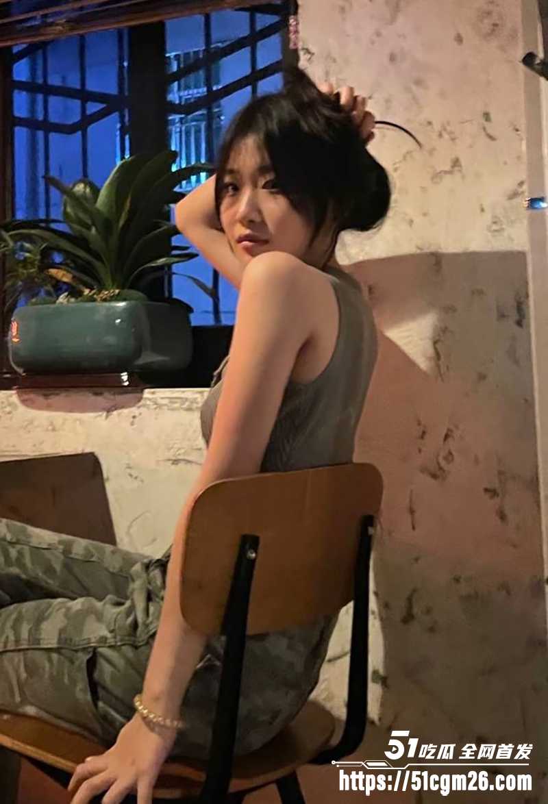 网红御姐 华伦天奴 被金主约操调教 露脸口交被指奸 花式爆操爽到飞