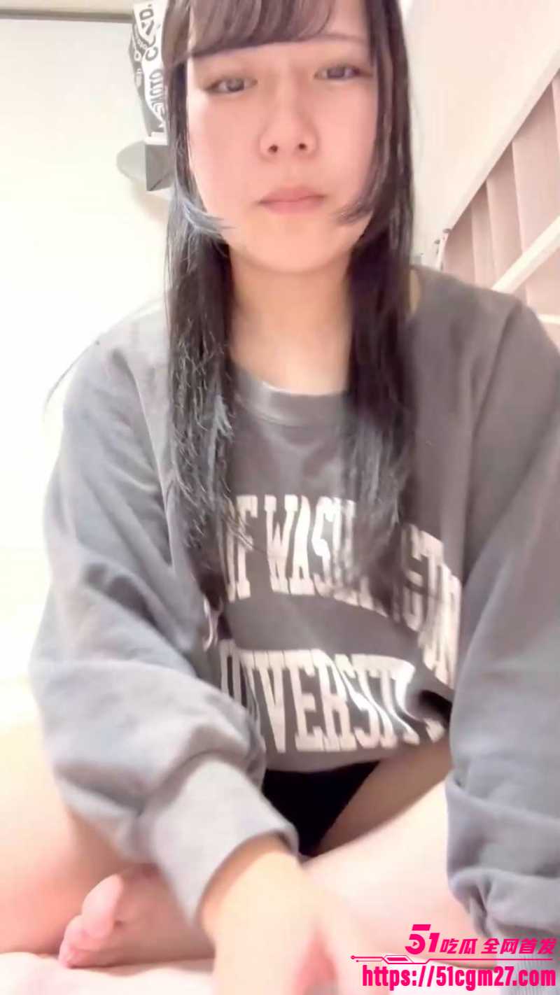 岛国女大宿舍自慰 偷偷录下淫乱视频发异地恋男友 反差感直接拉满！