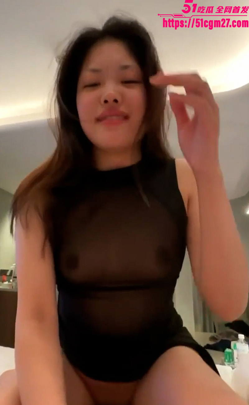 SVIP最新福利 身材极佳的前女友跪地深喉侍奉 妖媚骚躯被男友玩成肉便器！