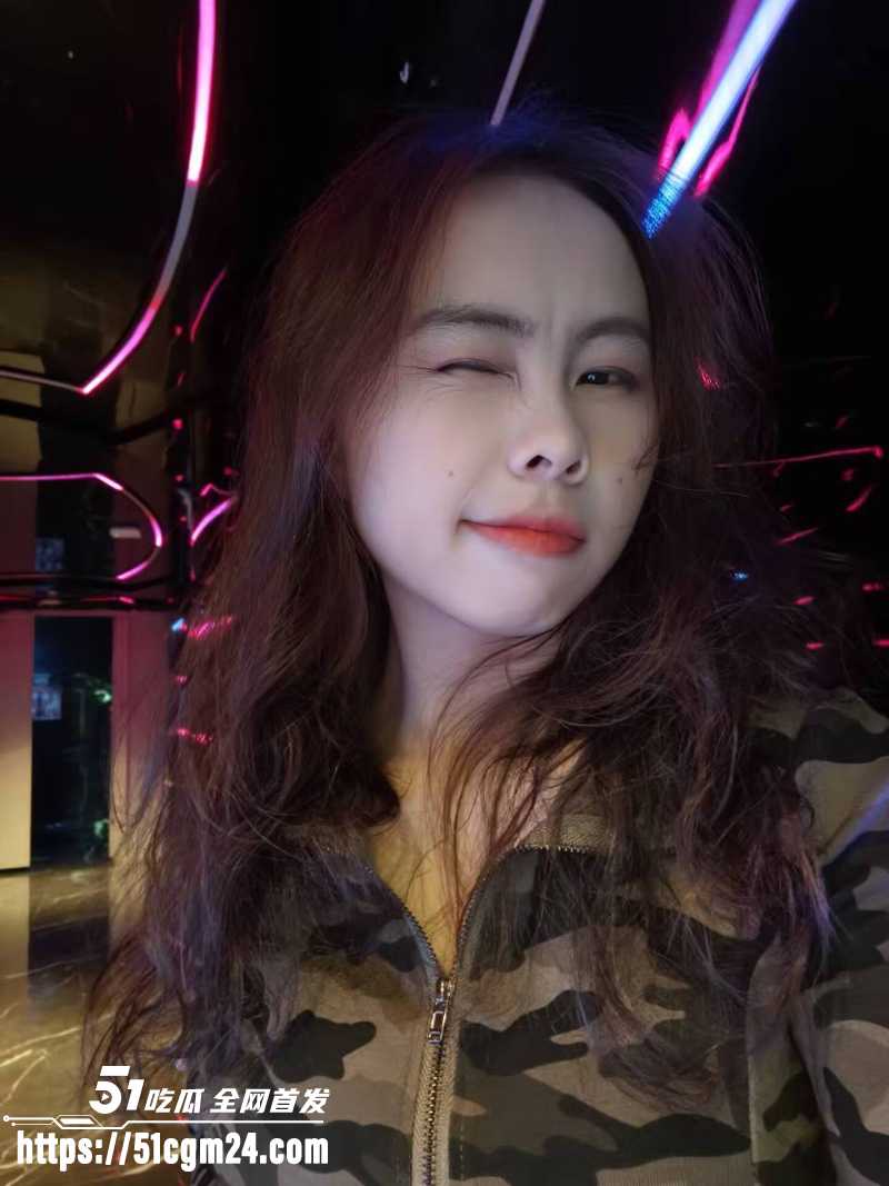 广东人民教师 勾搭体育生男大 酒店实录 精美酮体被无套猛干 高潮失控尿崩！
