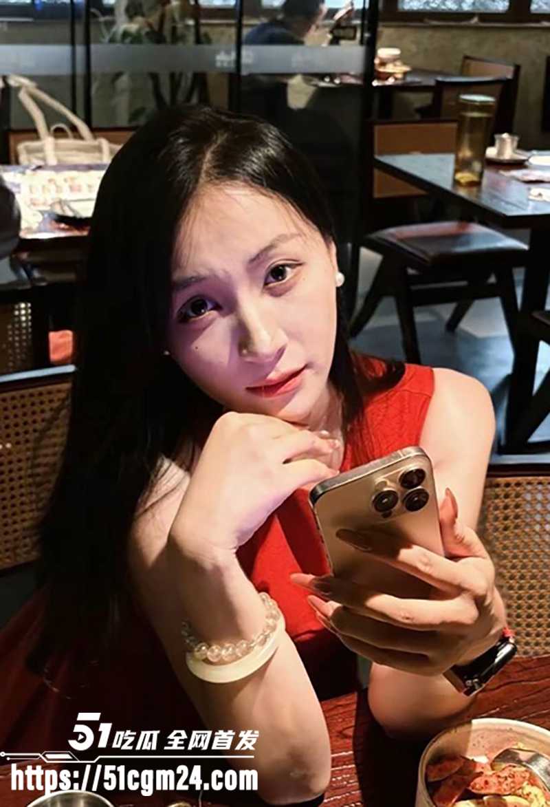 吉林大学研究生 刘志浩 脚踏多船拍淫片 被女友曝光 撩妹手段堪称大神！