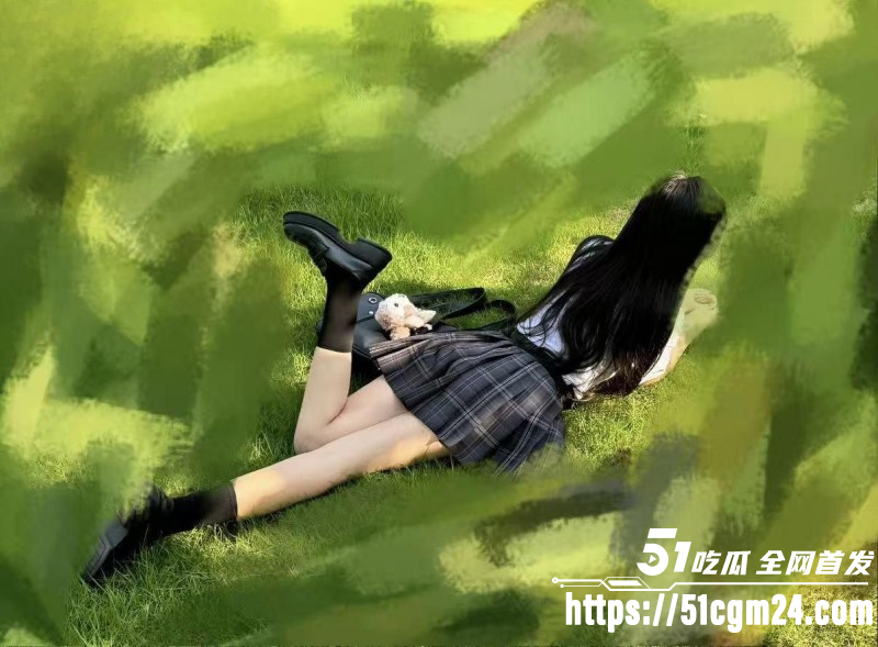 乱伦大神 纯爱藏黄刀 表妹穿着我买的JK 被我操的潮喷了3次！