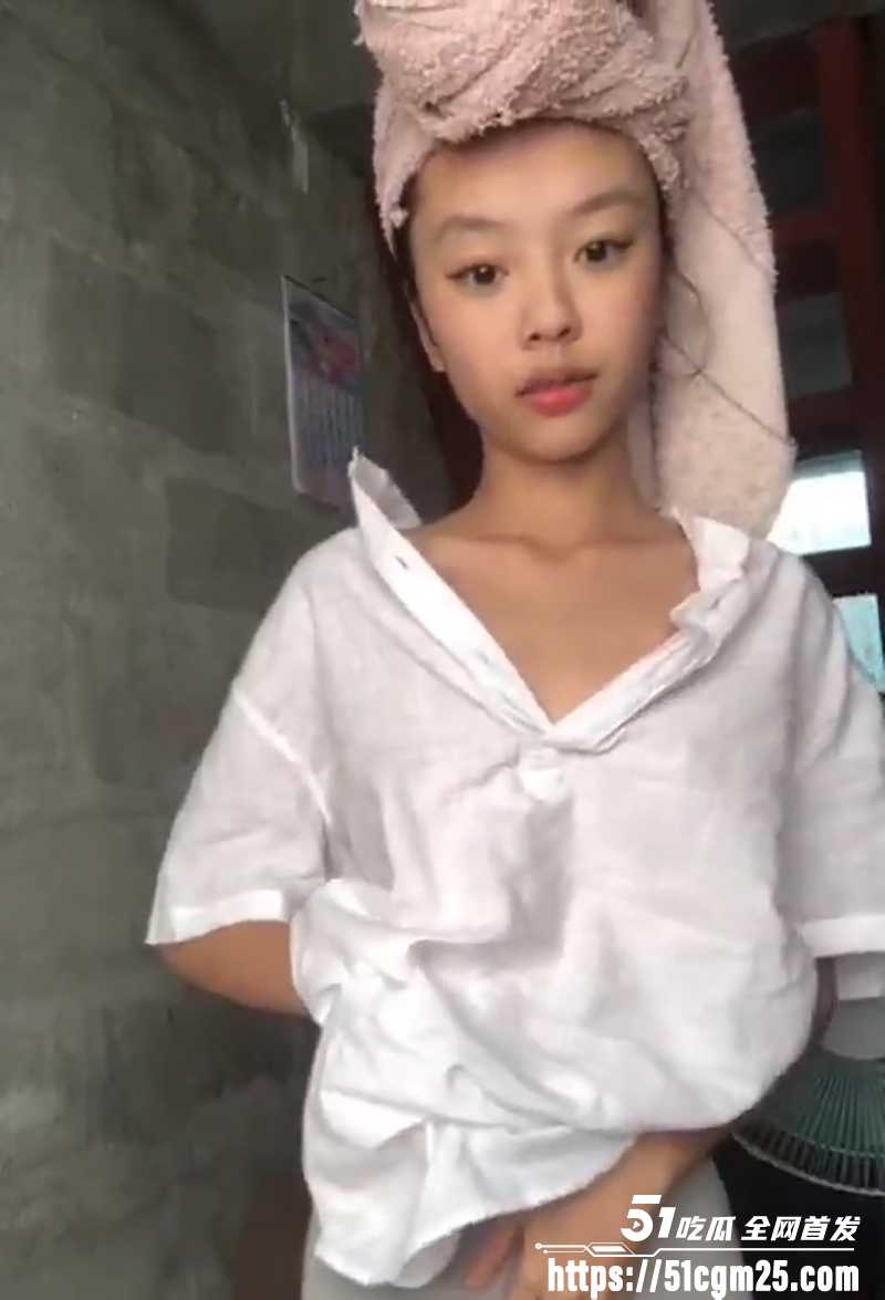 稚感萝莉 小舞 大尺度私拍合集 大山里的童颜尤物 玩露脸自慰吸屌被爆操！