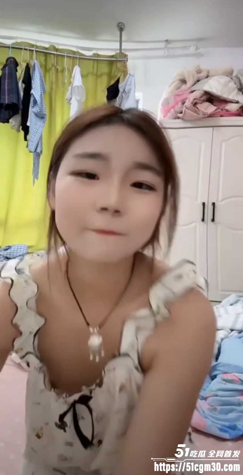 抖音众多美女主播走光闪点 4