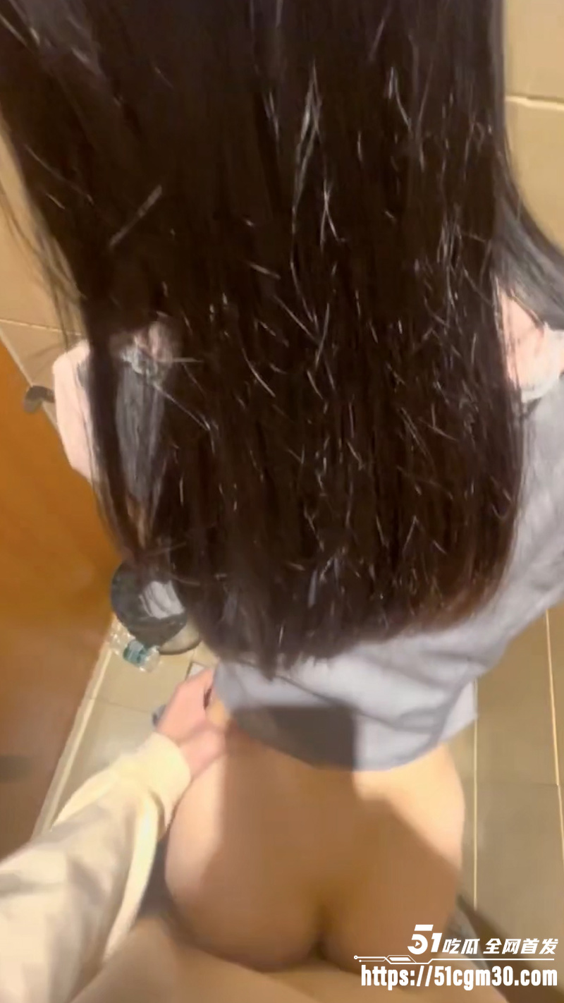 约炮大神 清清学长 在万达厕所操翻JK嫩妹 4