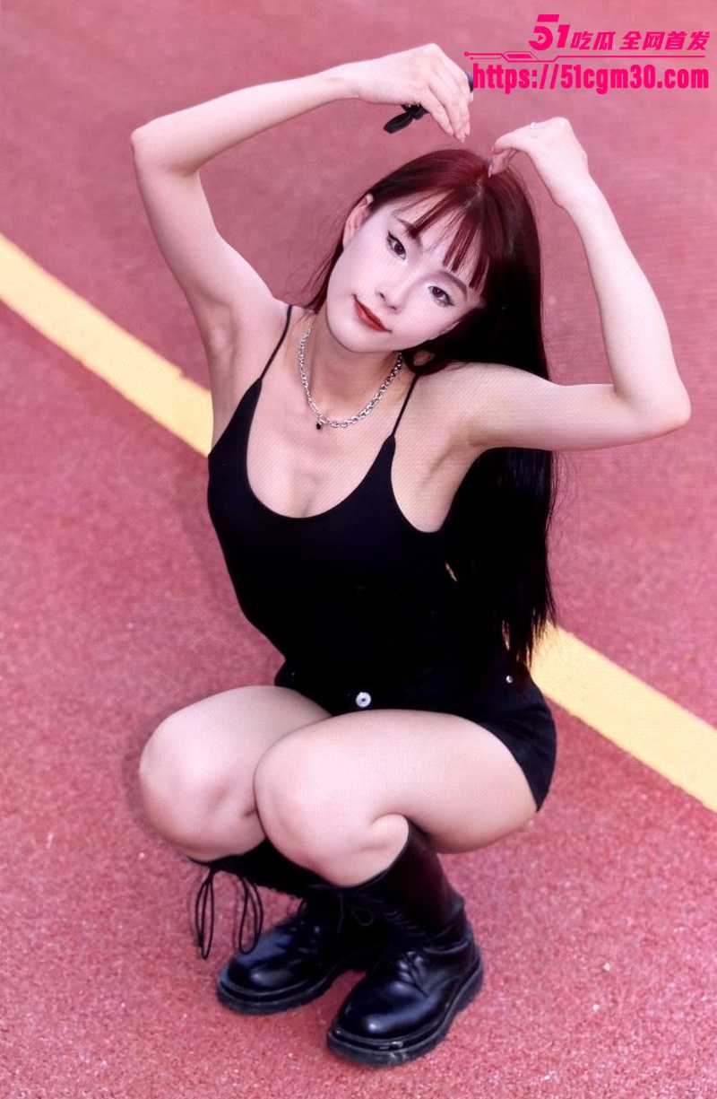 山东济宁人妻 张忠艳 私密视频外泄 身穿各种制服侍奉肉棒 多姿势抽插沦为胯下奴隶