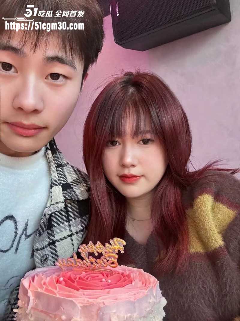 湖北武汉小太妹 刘淼淼 情侣自拍 身穿古装跪舔肉棒 骑乘后入肥臀榨精