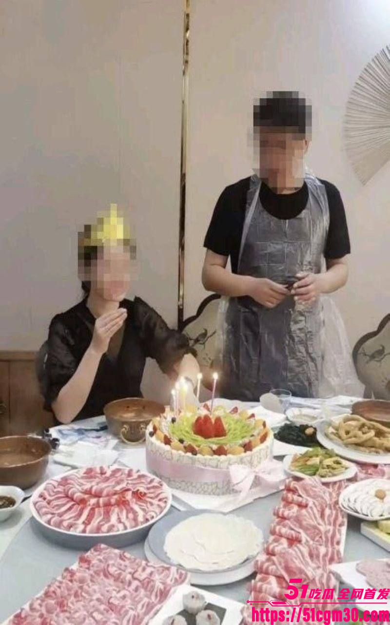 乱伦大神我的妈妈是脚模新作 3