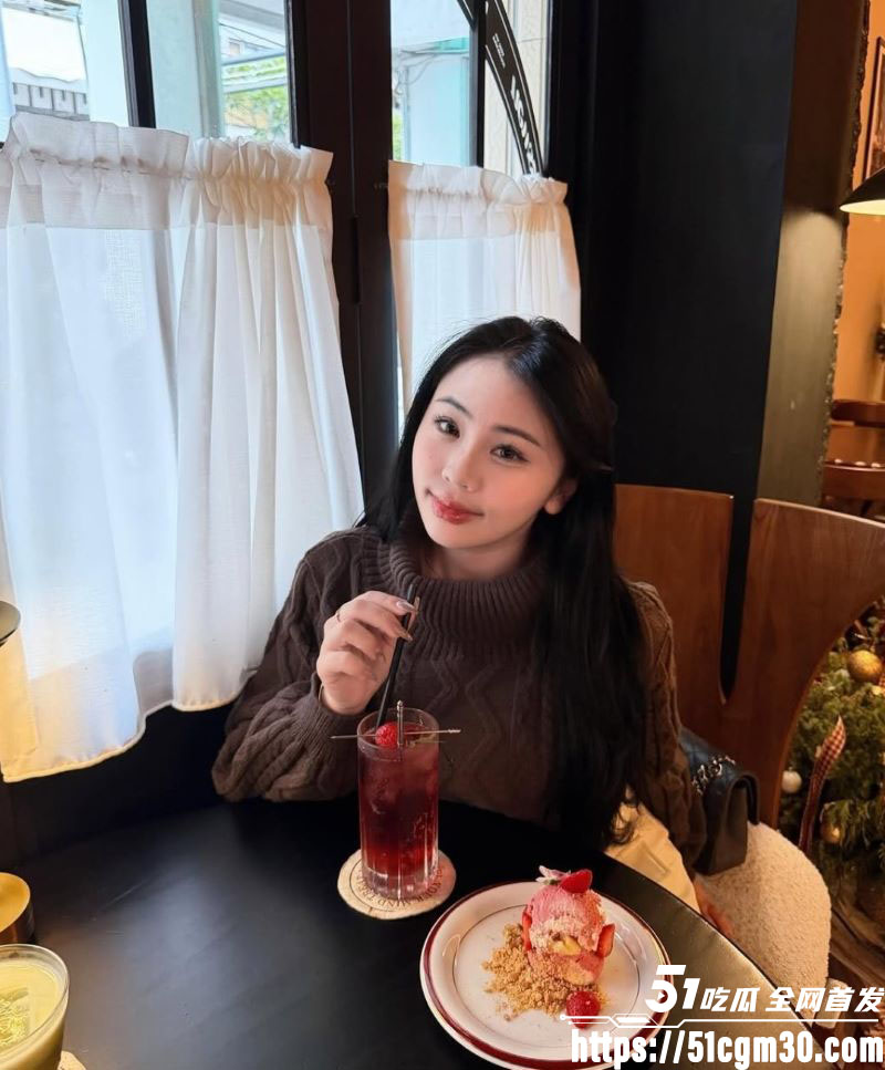 服装店巨乳老板娘自拍视频曝光 3