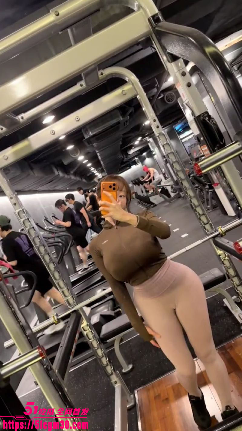 高颜值健身博主SUSU下海 2