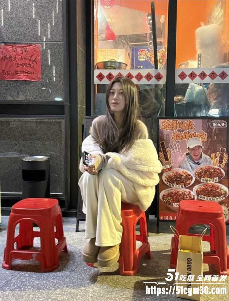 浙江反差嫩妹 郑玮婷 假屌自慰深喉口交 窗边后入猛操 浪叫不止！
