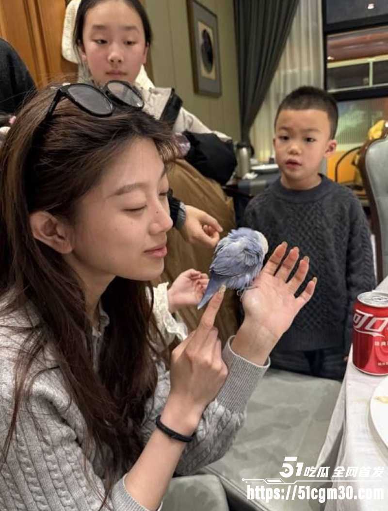 反差妹郑玮婷  2