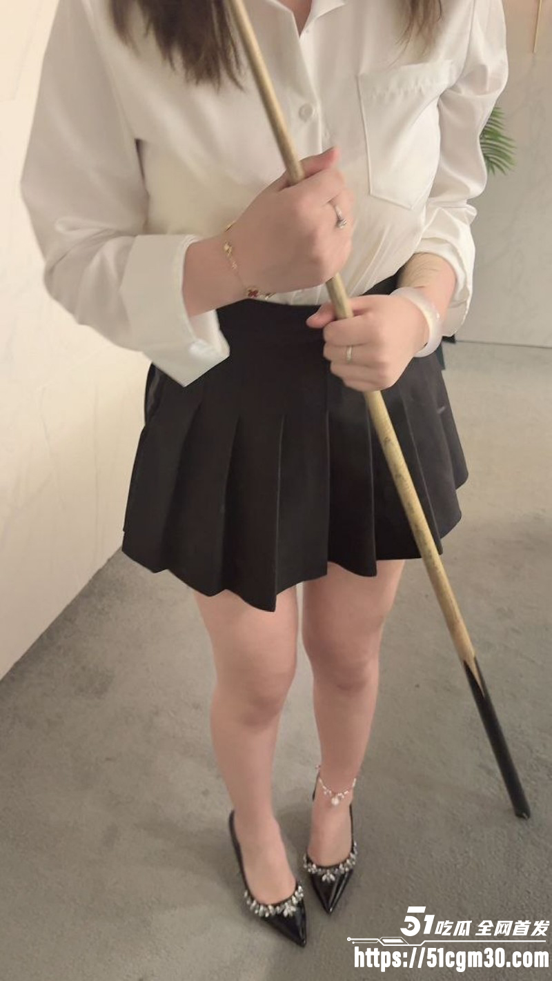 海角大神 奶子即正义 重金拿下18岁巨乳台球助教 前凸后翘秒杀一切小脆皮！