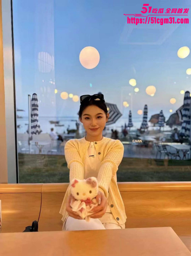 高颜值反差女神性爱自拍 1