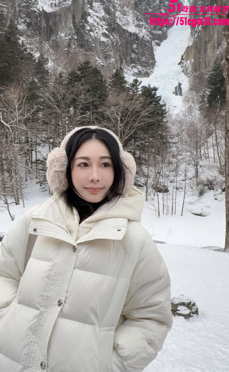 极品网红 funnyg 曾经下海自慰视频被扒出 道具夹奶跳蛋塞逼 果真是十个网红九个骚！