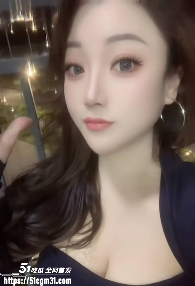 抖音美女浅笑心柔实名举报警察丈夫陈祥青出轨中国银行行长3拷贝