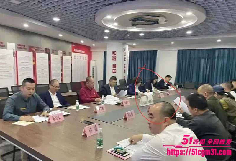 抖音美女浅笑心柔实名举报警察丈夫陈祥青出轨中国银行行长13拷贝
