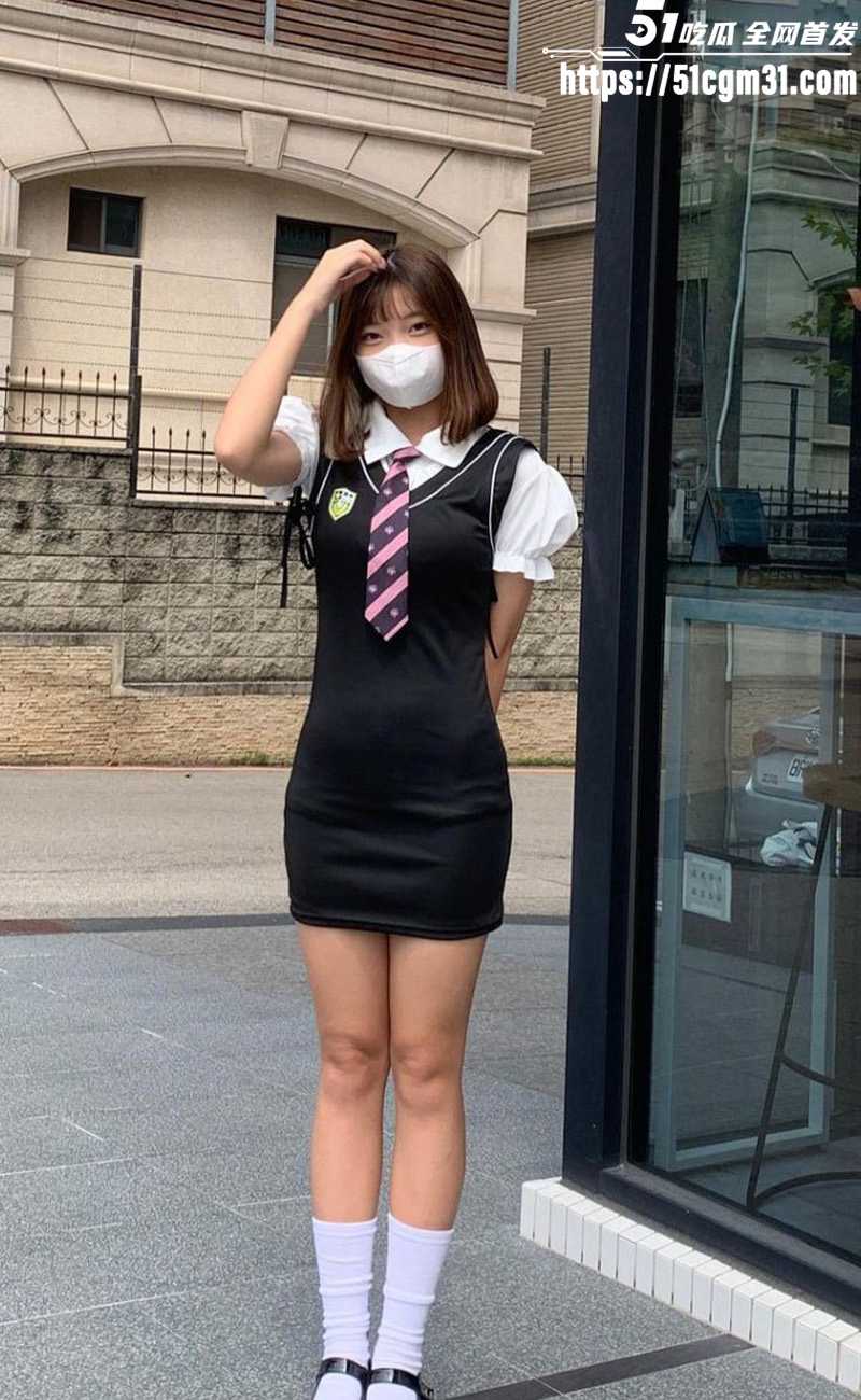 网络大神独家调教19岁嫩妹 诱其拍各种发骚视频 骚身疯狂抖动 脸穴同框太诱人！