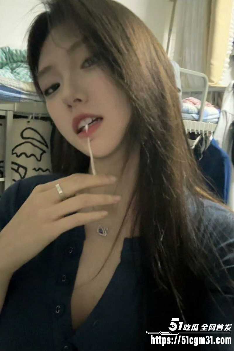 甜美女大私拍泄密 巨乳骚穴诱惑撩人 蜂腰翘臀狂扭吸睛 堪称顶级性爱圣体！
