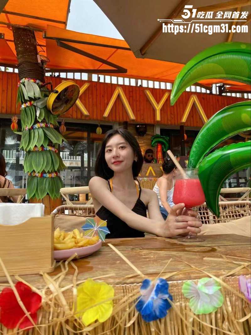 广州天河母狗 刘颖 约炮视频泄密 露脸口交贪婪吸食 骚穴主动迎合爆操一脸淫荡！
