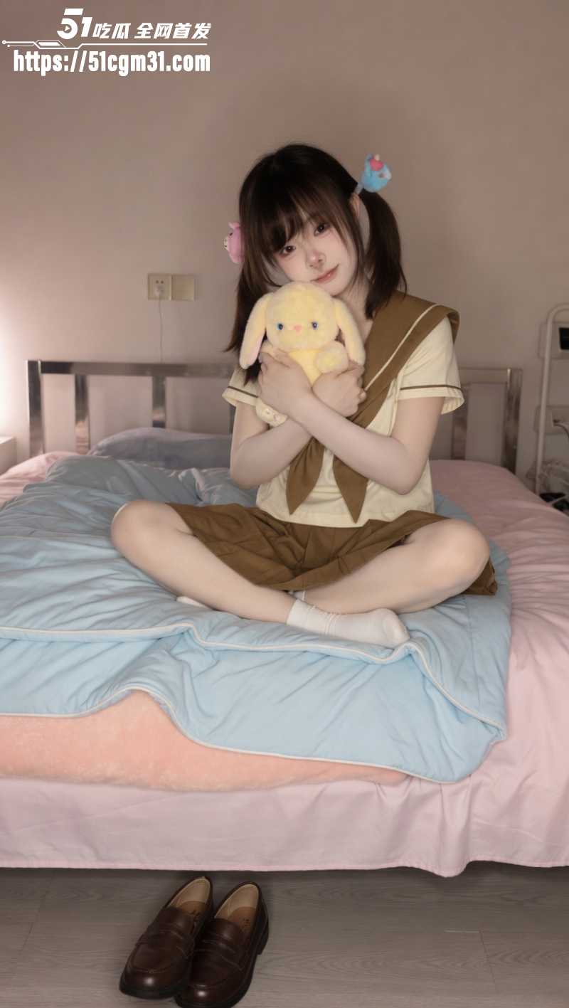 双马尾萝莉 辞宝 粉丝祭献身单男 2