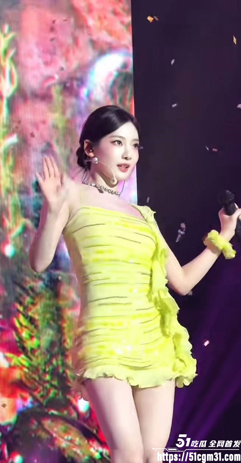 韩国巨星Lisa与中国歌手宁艺卓同场狂嗨 5
