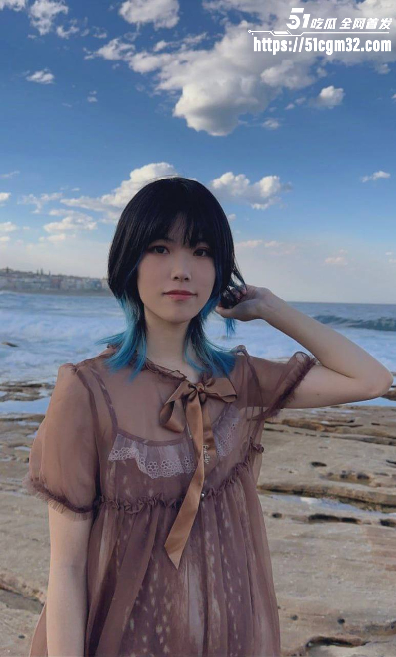 骚货女大学生 私拍合集  2