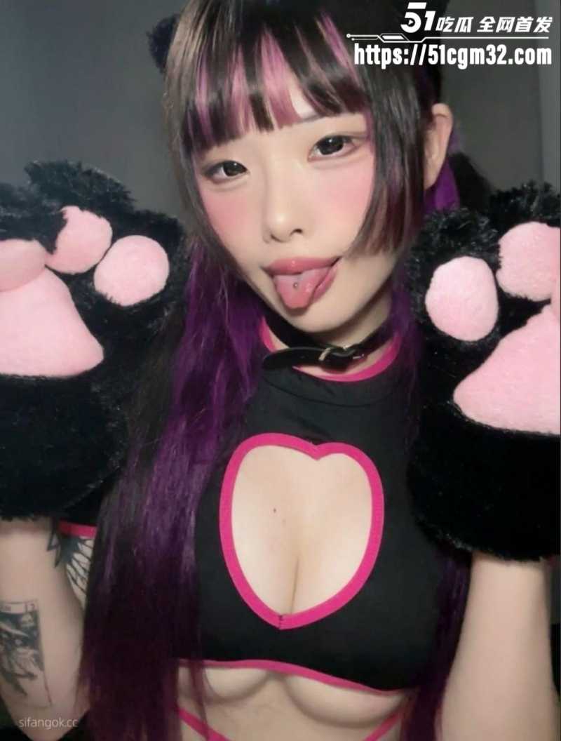 香港网红coser 郭建娜 大尺度做爱福利 白虎嫩穴纹身舌钉反差感拉满