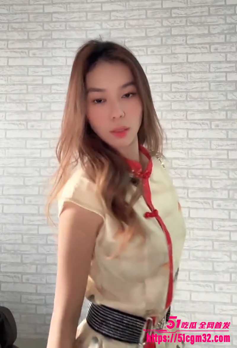 极品高颜值混血儿小网美GabriellaYang性爱视频曝光4拷贝
