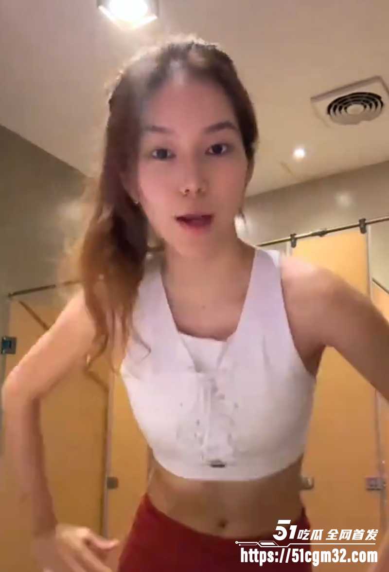极品高颜值混血儿小网美GabriellaYang性爱视频曝光3拷贝