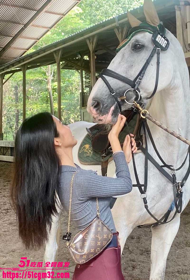 极品高颜值混血儿小网美GabriellaYang性爱视频曝光7拷贝