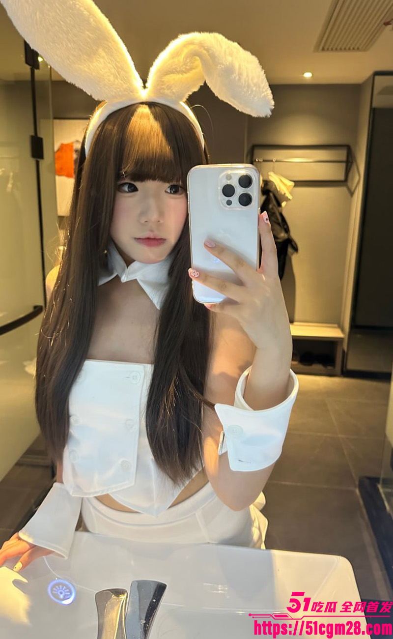 江苏小骚货 王欣楠 不雅视频 一线天嫩逼完美展示 骚躯扭动狂喊爸爸撩人心扉！