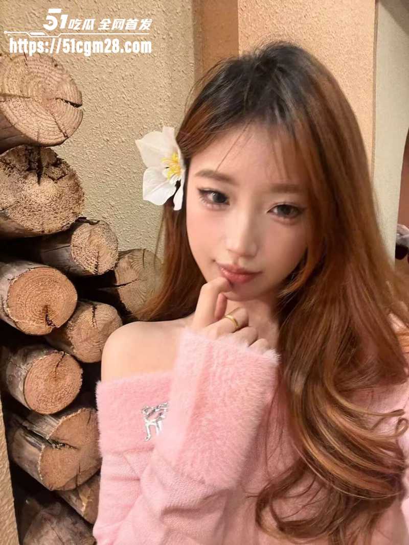 山东青岛女大约炮实录 全程露脸与炮友居家激情性爱 口爆吞精的画面骚气爆棚！