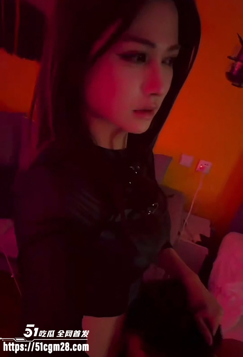 绝美伪娘 沈桃桃 猛操健壮体育生 骑脸舔肛玩撸管 后入爆菊灌浓精