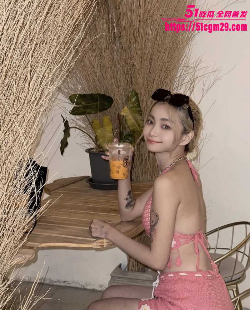 高颜值旅游博主 子欣 性爱自拍流出  6