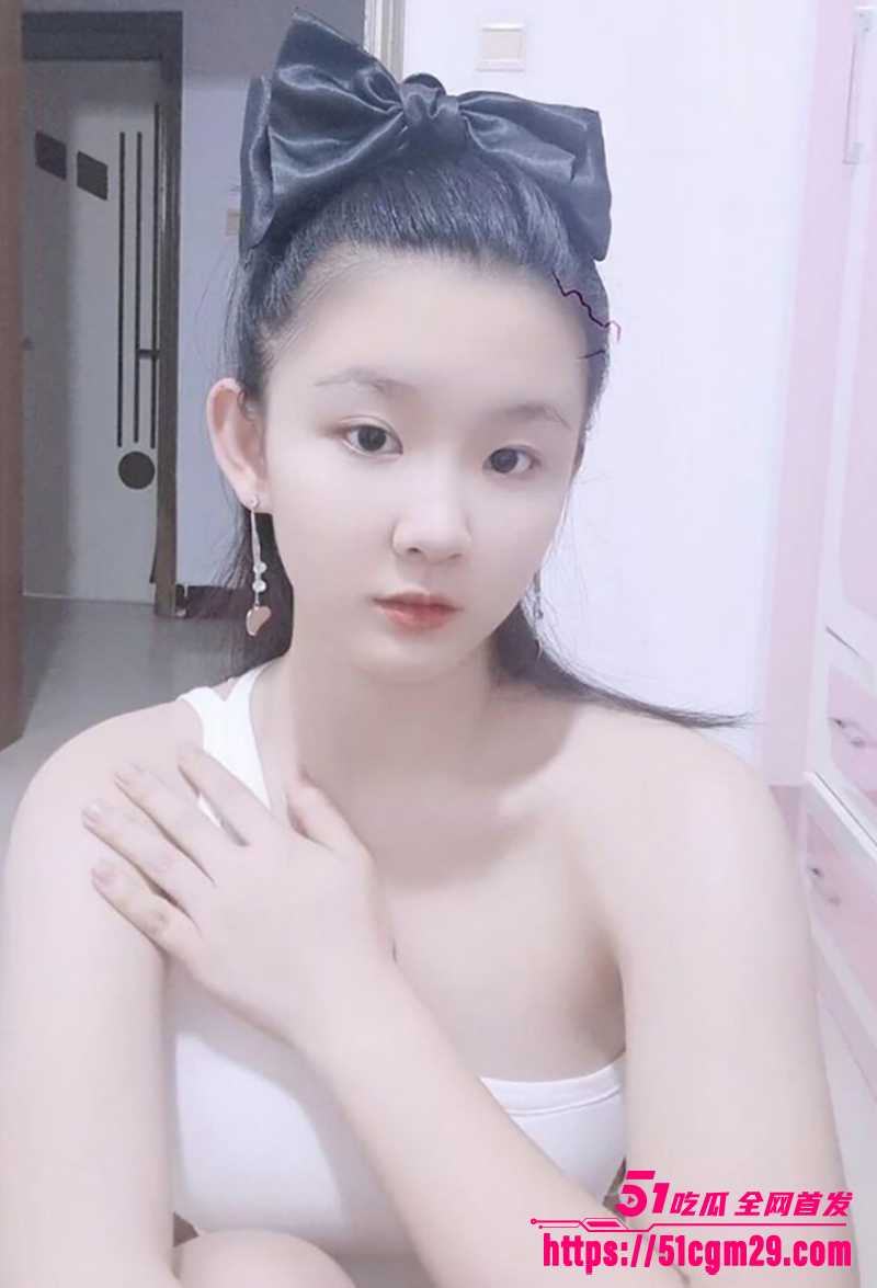 快手网红聿钰儿极品嫩妹脸穴同框裸舞阿黑颜视频流出2拷贝