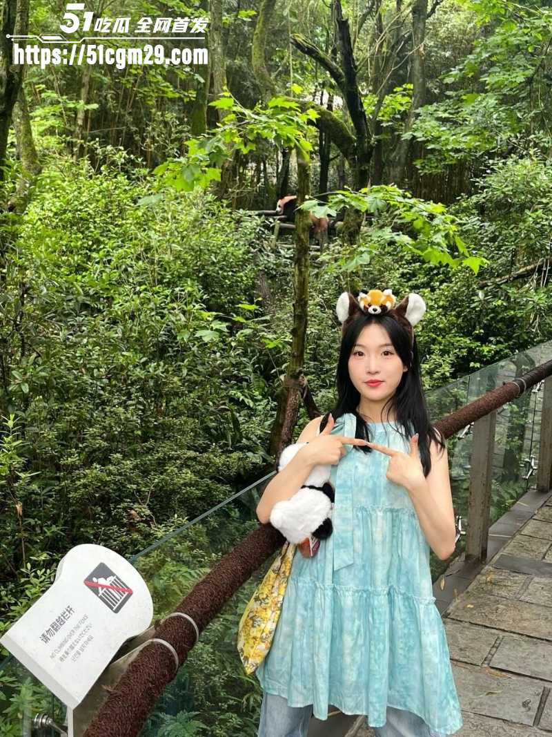 浙江大翘臀美女周羽彤不雅视频泄漏3