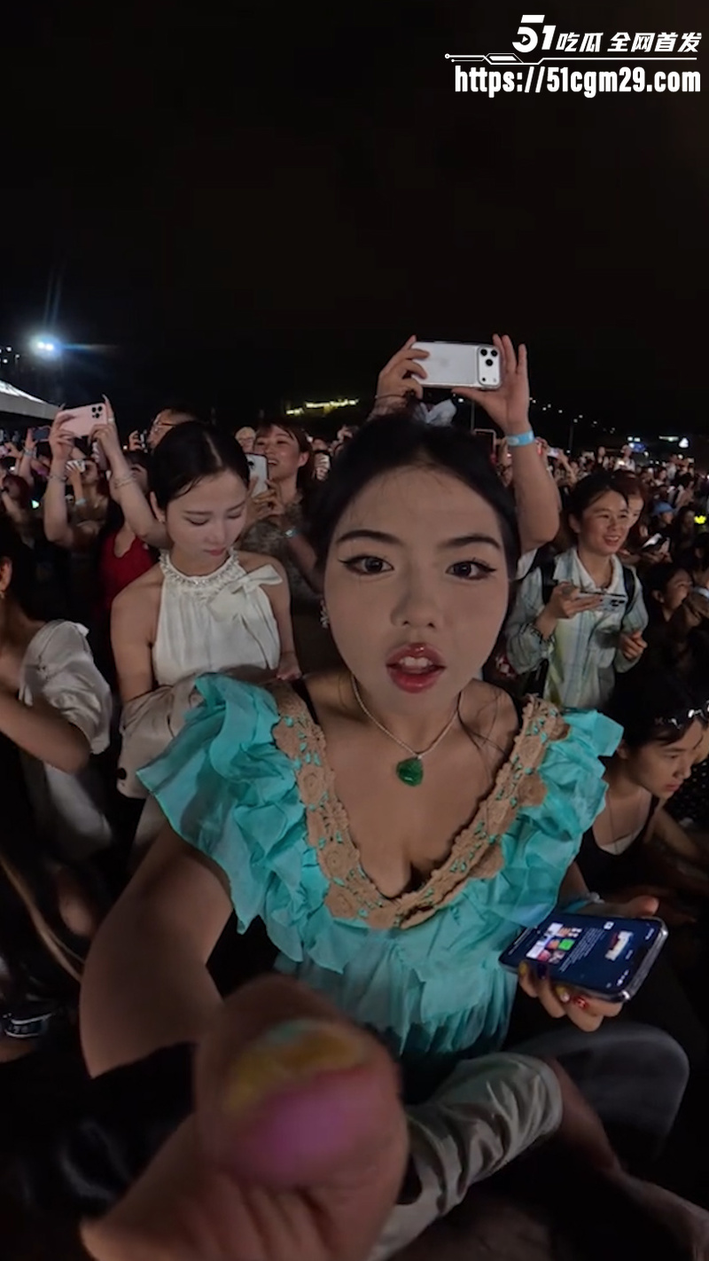 权志龙澳门音乐节台下炸锅 2