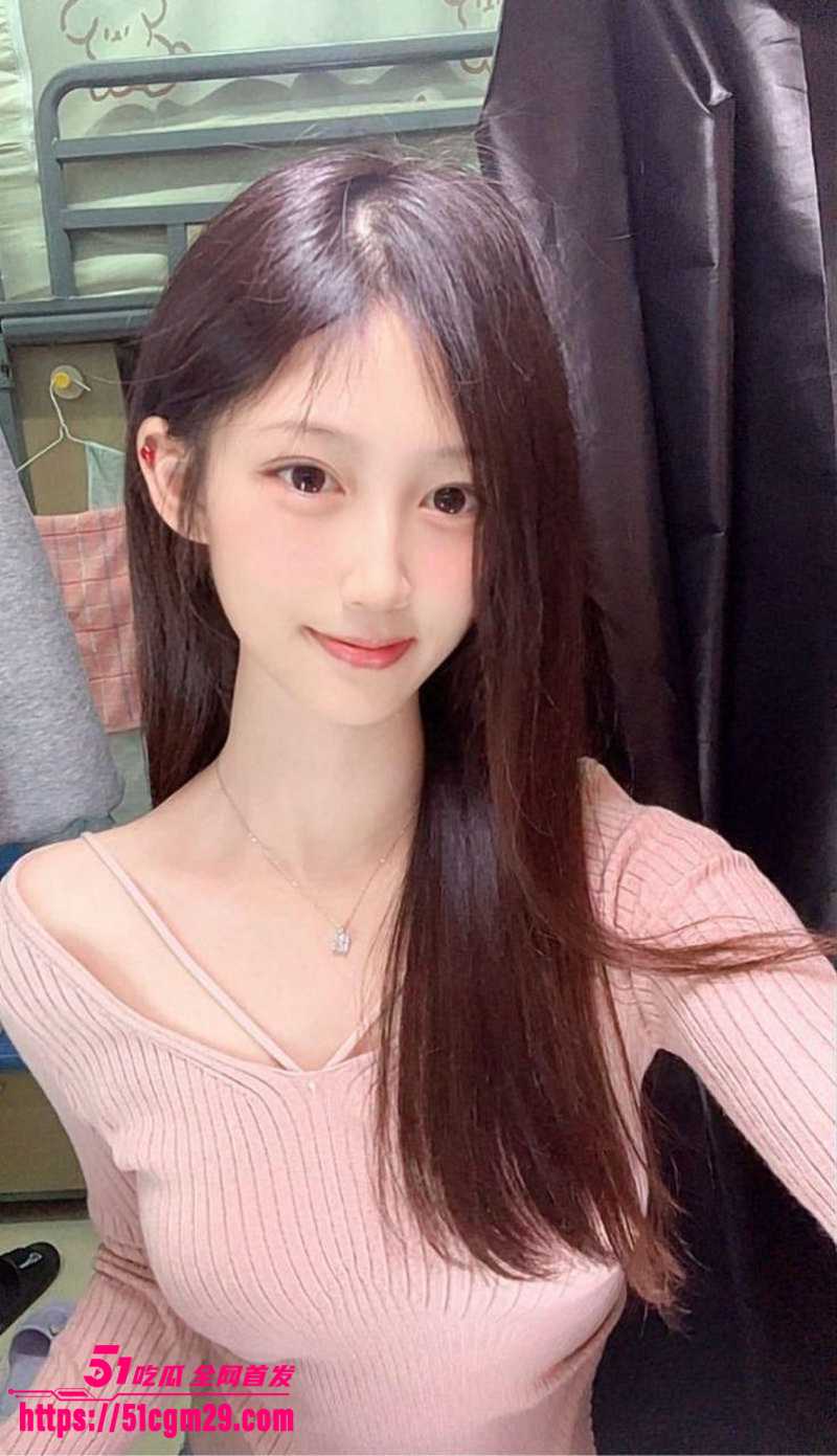 重庆工商大学反差婊 吴佳琪 自慰私拍 4
