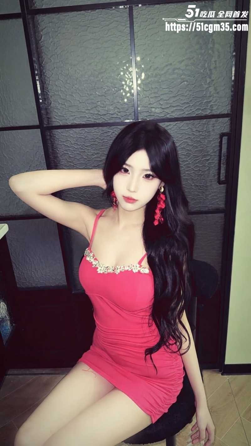 南京审计大学研究生 顾振佳 偷拍女生裙底爆火 1