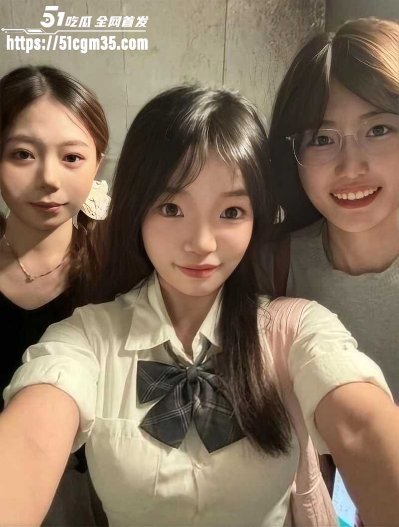 抖音反差拜金女 艺芋圆 不当女神当母狗 玩露出双飞性瘾极强 给钱就让操的饥渴精盆！