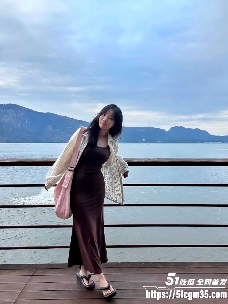 抖音拜金女艺芋圆双飞视频05