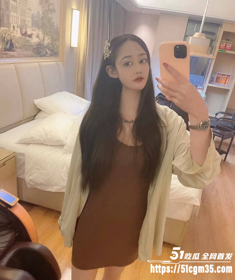 约炮大神 looks 酒店多体位爆操纹身少妇 3
