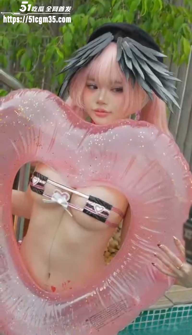 二次元极品巨乳福利姬ZinieQ5