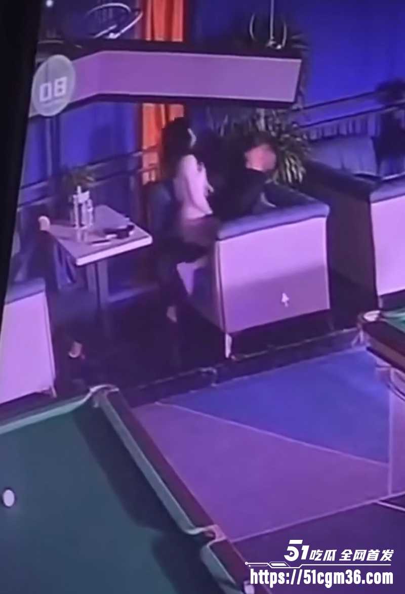 台球厅激情性爱 6 拷贝