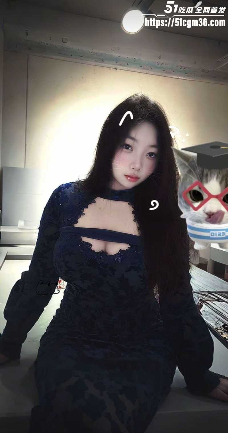 云南临沧母狗 罗医 直播自慰 第三弹 技校毕业下海卖淫 直播举身份证淫穴自慰